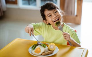 anak doyan makan