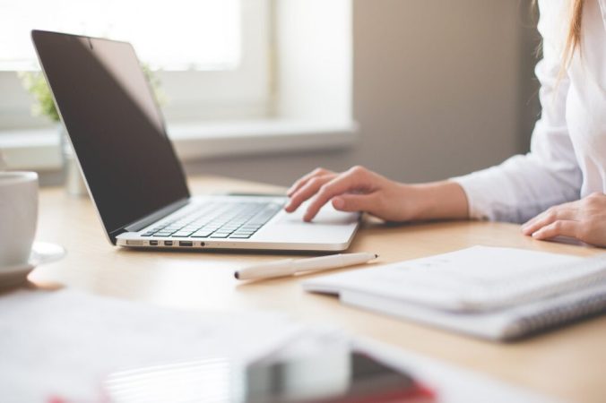 Sewa Laptop Jakarta, Solusi Fleksibel dan Praktis untuk Para Influencer